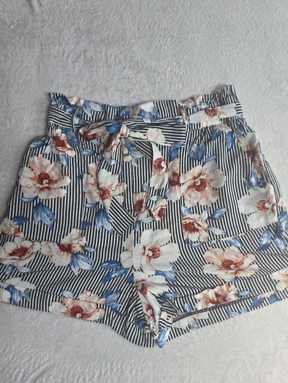 Joe B Floral Striped Paperbag Tie, Hight-Waist Shorts Women's Size 11
